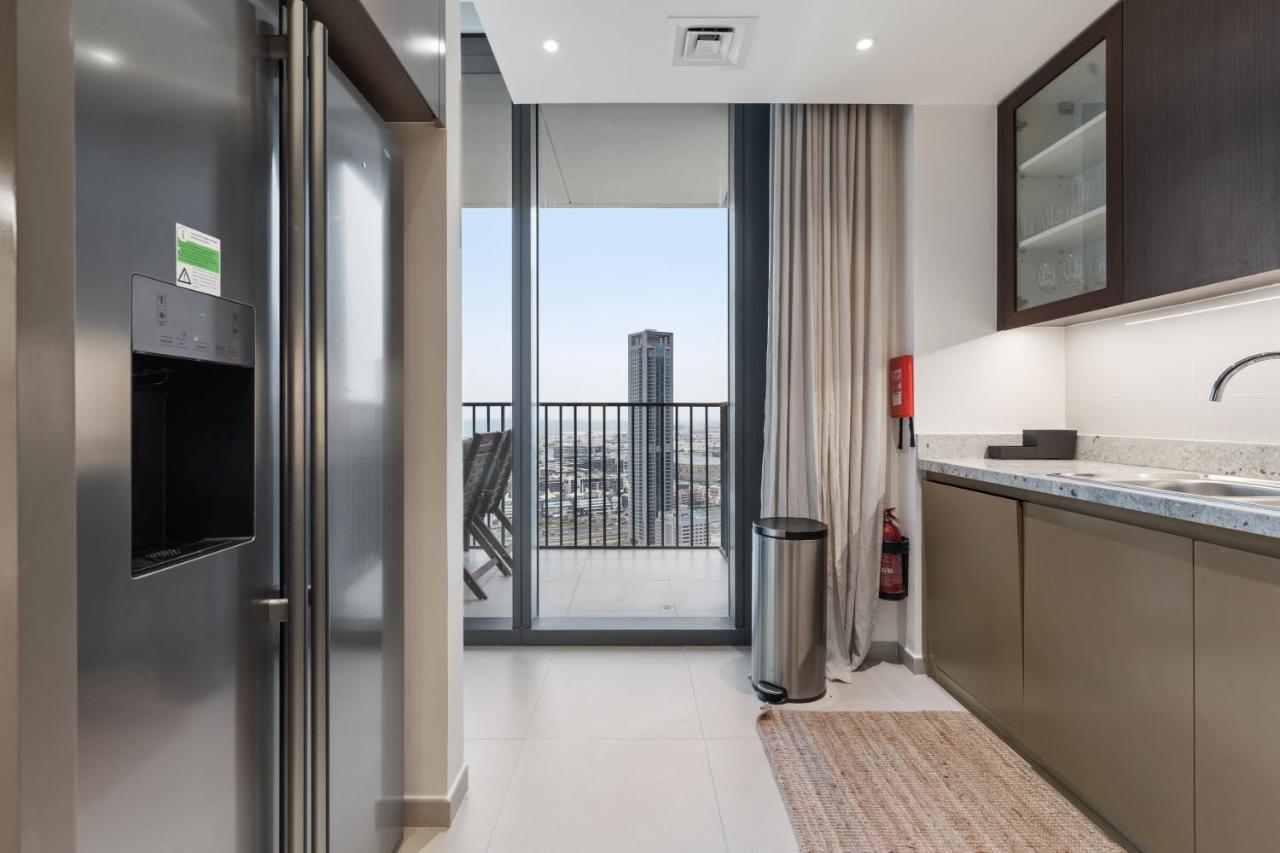 Breathtaking City Views From Dt Apt With Terrace ดูไบ ภายนอก รูปภาพ